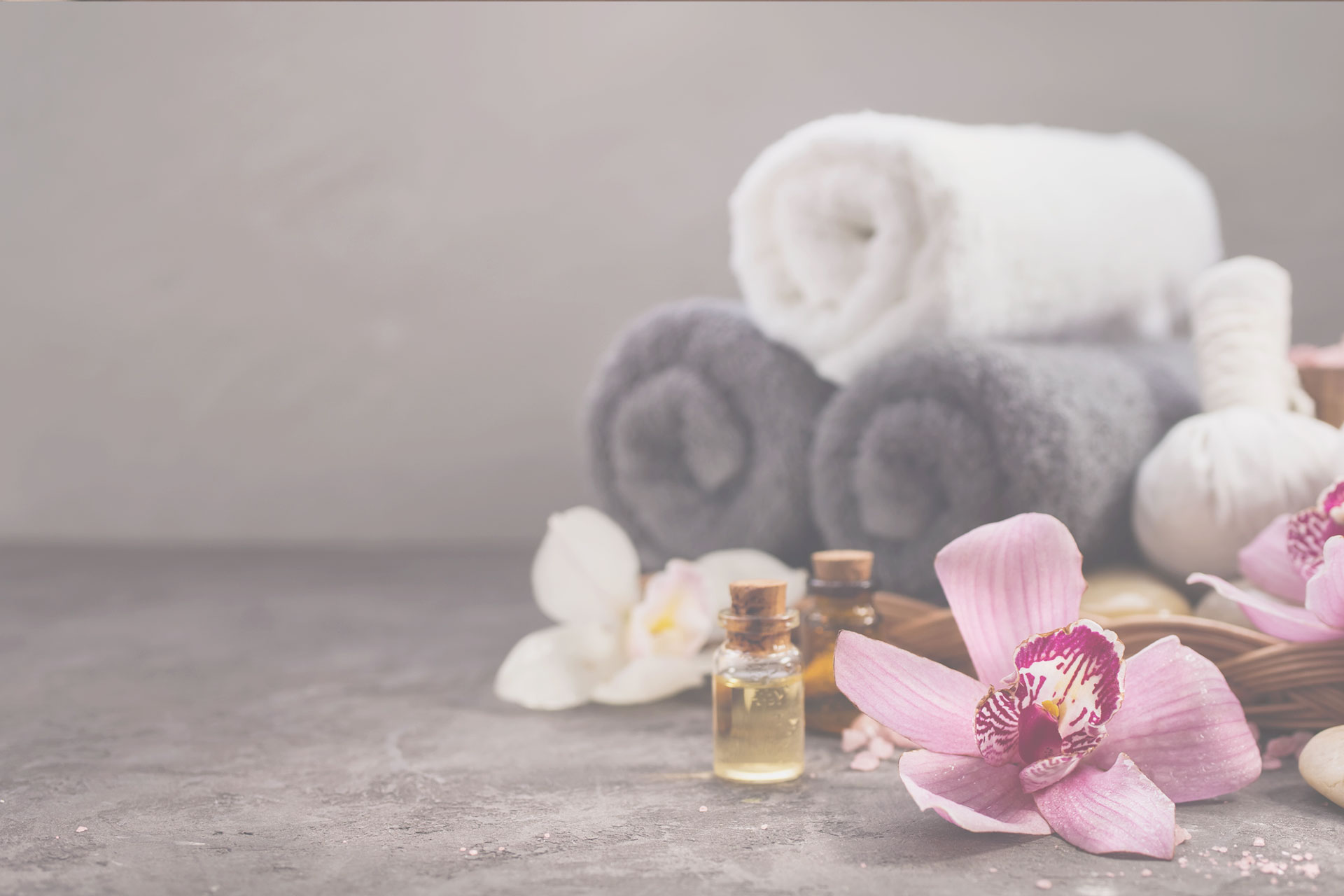 towels with flowers & essential oils